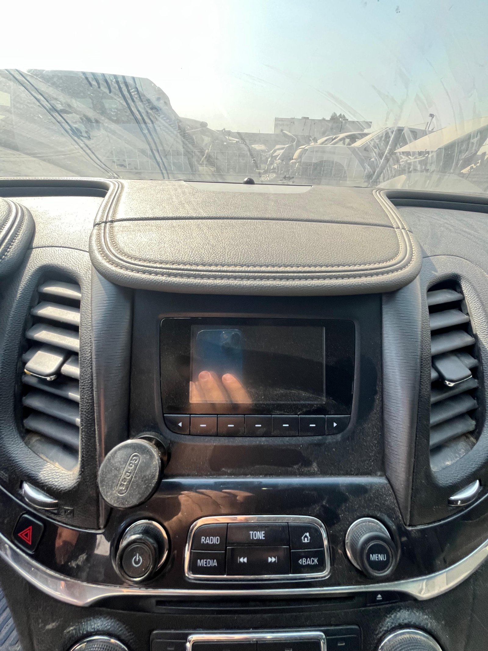 كليبر أمامي (يسار)